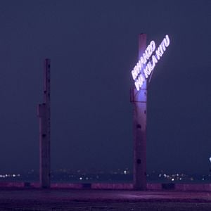 Foto Under Electric Clouds