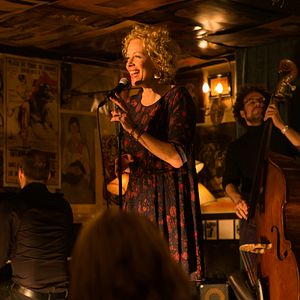 Foto O Mundo Fora do Lugar