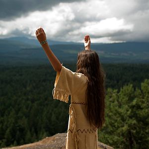 Foto Shana e a Canção do Lobo