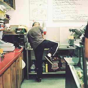 Foto The Sandwich Nazi - A Famosa Linguiça de Salam Kahil