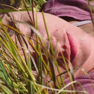 Foto Come Down Molly