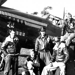 Foto Dois Homens e Uma Guerra