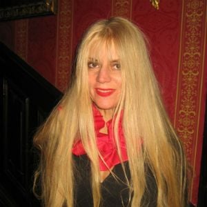 Foto Phoebe Legere
