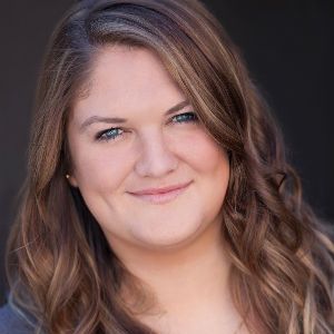 Foto Carina Adly MacKenzie