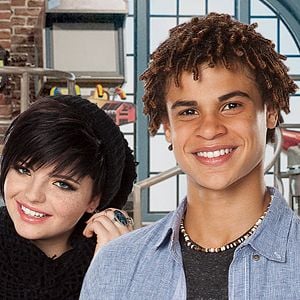 Foto Some Assembly Required