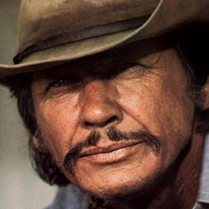 Foto Valdez, O Mestiço