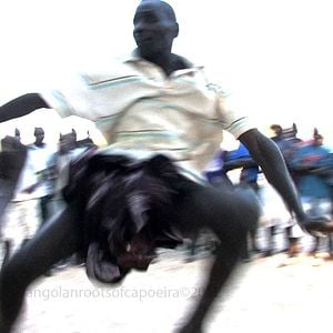 Foto Jogo de Corpo - Capoeira e Ancestralidade