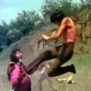 Foto Kung Fu Contra as Bonecas