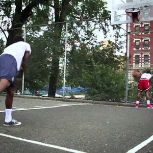 Foto Doin' It in the Park: Pick-Up Basketball, NYC