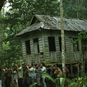 Foto Men Who Save the World