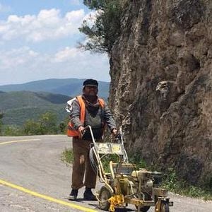 Foto A Estreita Faixa Amarela