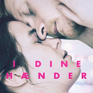 Foto Em Seus Braços