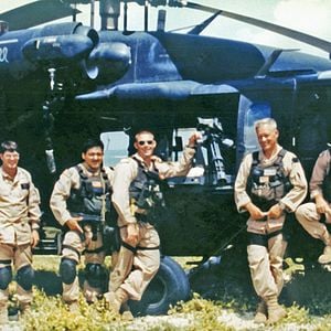 Foto Falcão Negro em Perigo