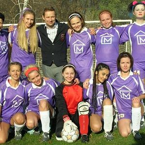 Foto Um Jogo de Homens e Mulheres