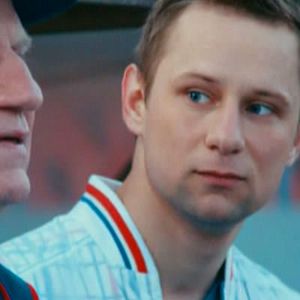 Foto Um Jogo de Homens e Mulheres