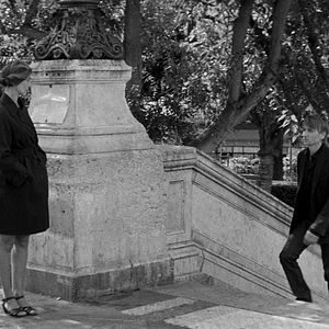 Foto À Sombra de Duas Mulheres