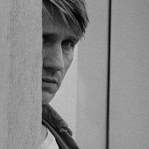 Foto À Sombra de Duas Mulheres