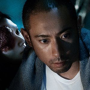 Foto Por Cima do seu Cadáver