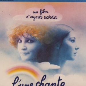 Foto Uma Canta, a Outra Não