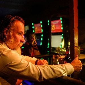 Foto Je suis mort mais j'ai des amis