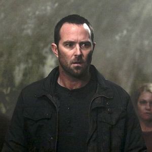 Foto Sullivan Stapleton