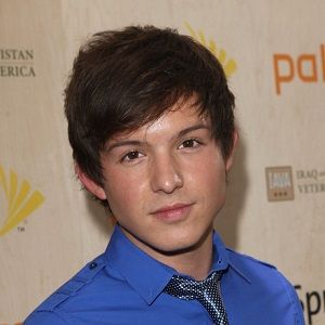 Foto Simon Curtis II