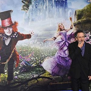 Foto Alice Através do Espelho