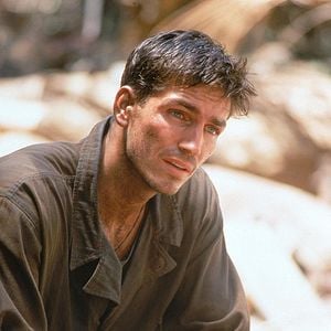 Foto Além da Linha Vermelha