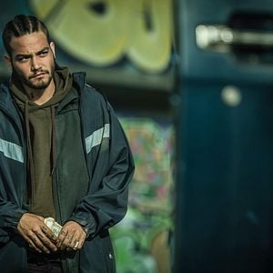 Foto O Homem nas Trevas