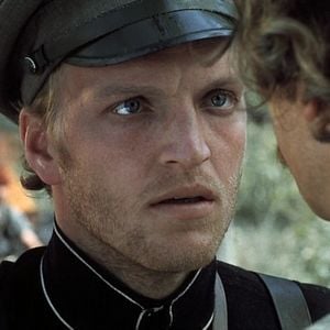 Foto Em casa, com estranhos. Um estranho em casa