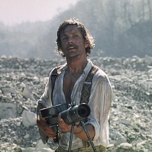 Foto Em casa, com estranhos. Um estranho em casa