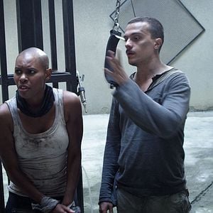 Foto Andron: Labirinto Negro