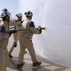 Foto Os Capacetes Brancos