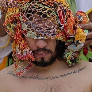 Foto Entre os Homens de Bem