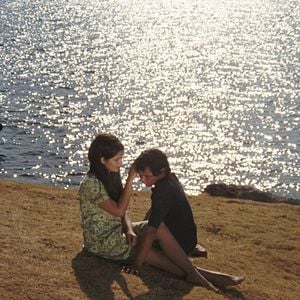 Foto Manila Nas Garras de Néon