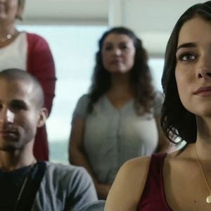 Foto The Wrong Side Of Right