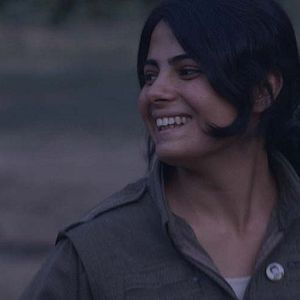 Foto Guslîstan, Terra de Rosas