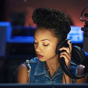 Foto Logan Browning