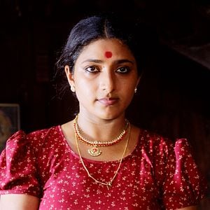 Foto Uma Mulher e Dois Homens