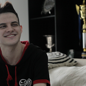 Foto Abrindo o Armário