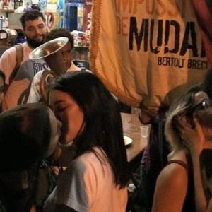 Foto Abrindo o Armário