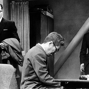 Foto Homem Mau Dorme Bem