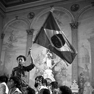 Foto Coragem! As Muitas Vidas do Cardeal Paulo Evaristo Arns