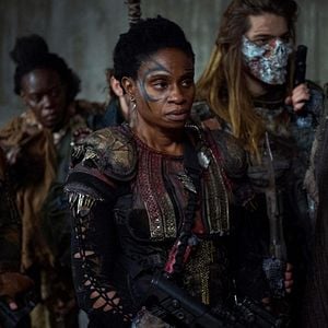 Foto The 100