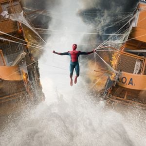Foto Homem-Aranha: De Volta ao Lar