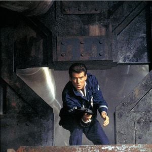 Foto 007 - O Mundo Não é o Bastante