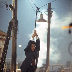 Foto 007 - O Mundo Não é o Bastante