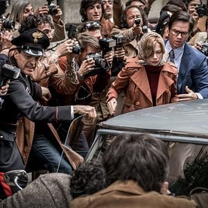 Foto Todo o Dinheiro do Mundo