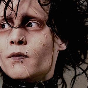 Foto Edward Mãos de Tesoura