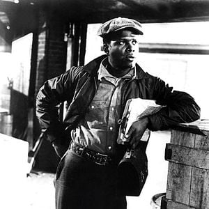 Foto Um Homem Tem Três Metros de Altura